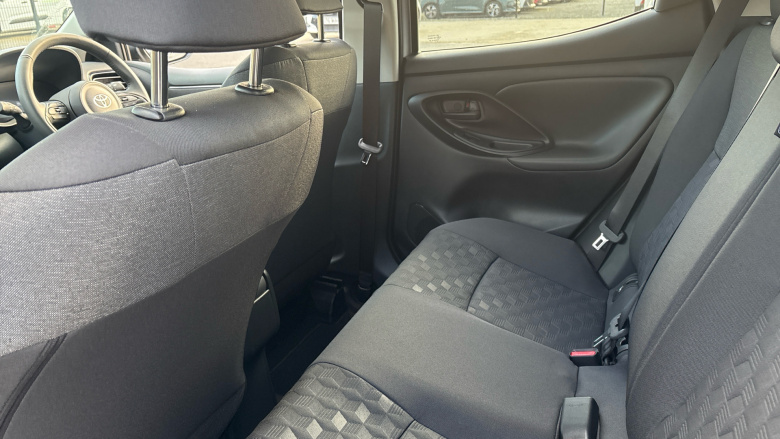 Toyota Yaris 1.5 Hybrid Design 5dr CVT Hybrid Hatchback